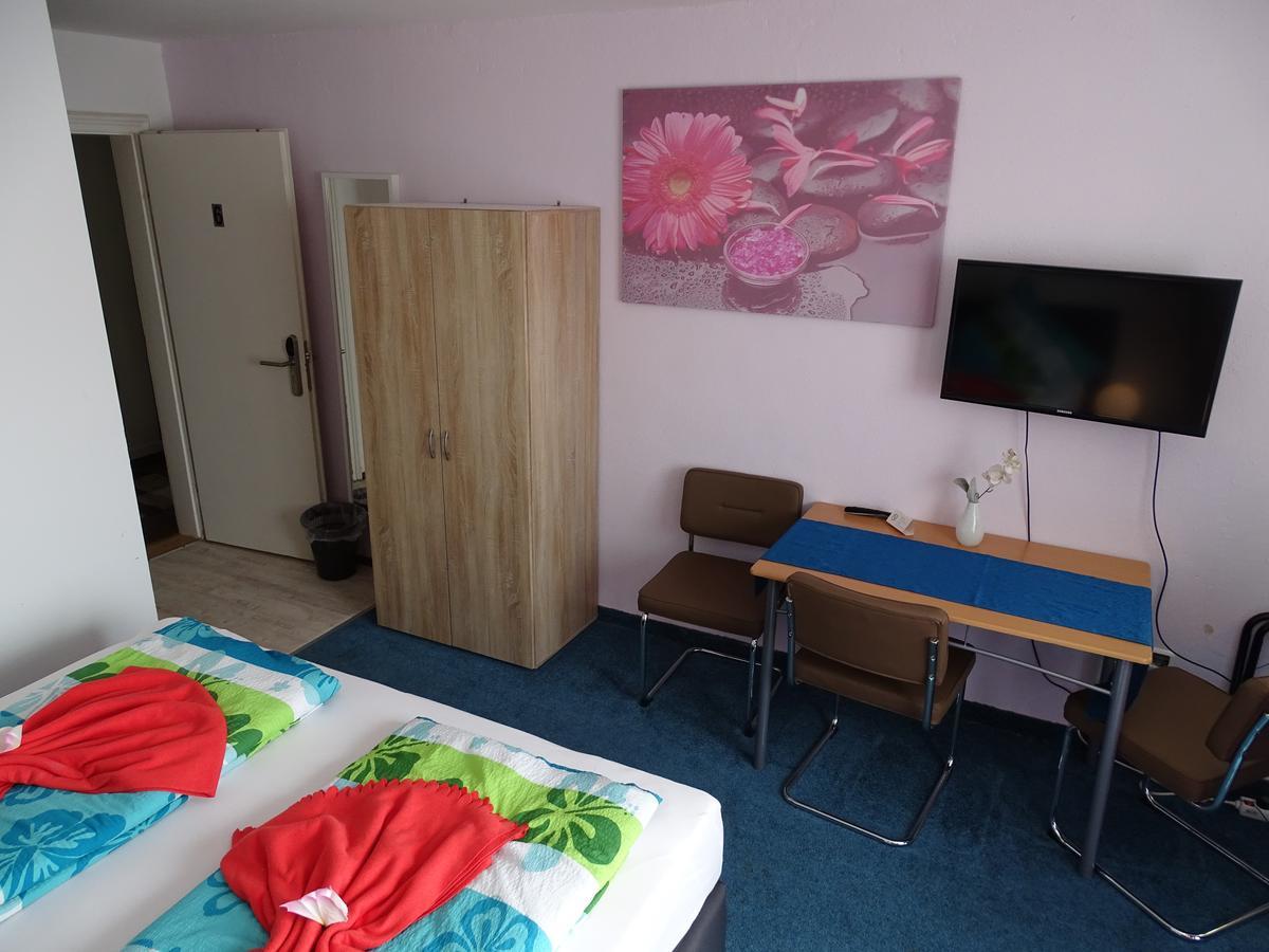 Gaestehaus Uezel Homestay Friedrichshafen